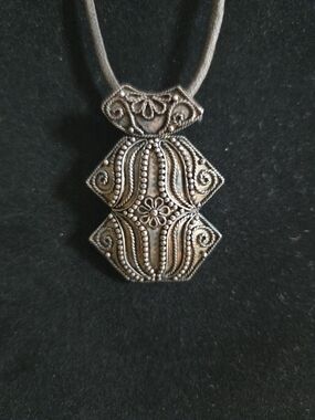 Vintage-Inspired Ornate Silver Pendant Necklace - Silver